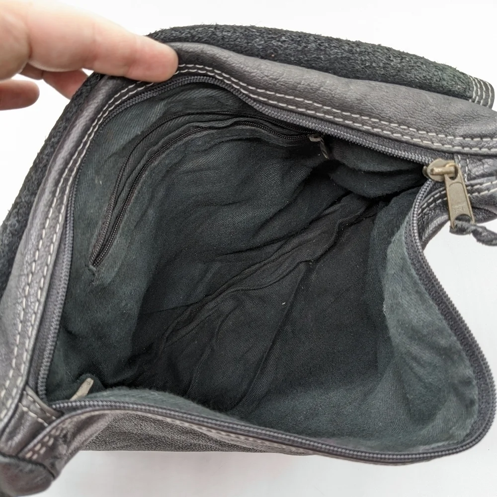 Unbranded black leather shoulder bag